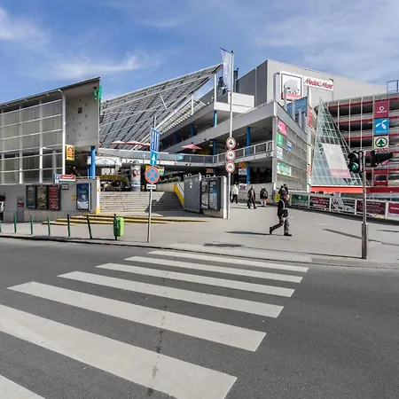 Luxe Living * Budapest