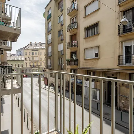 Apartman Luxe Living *